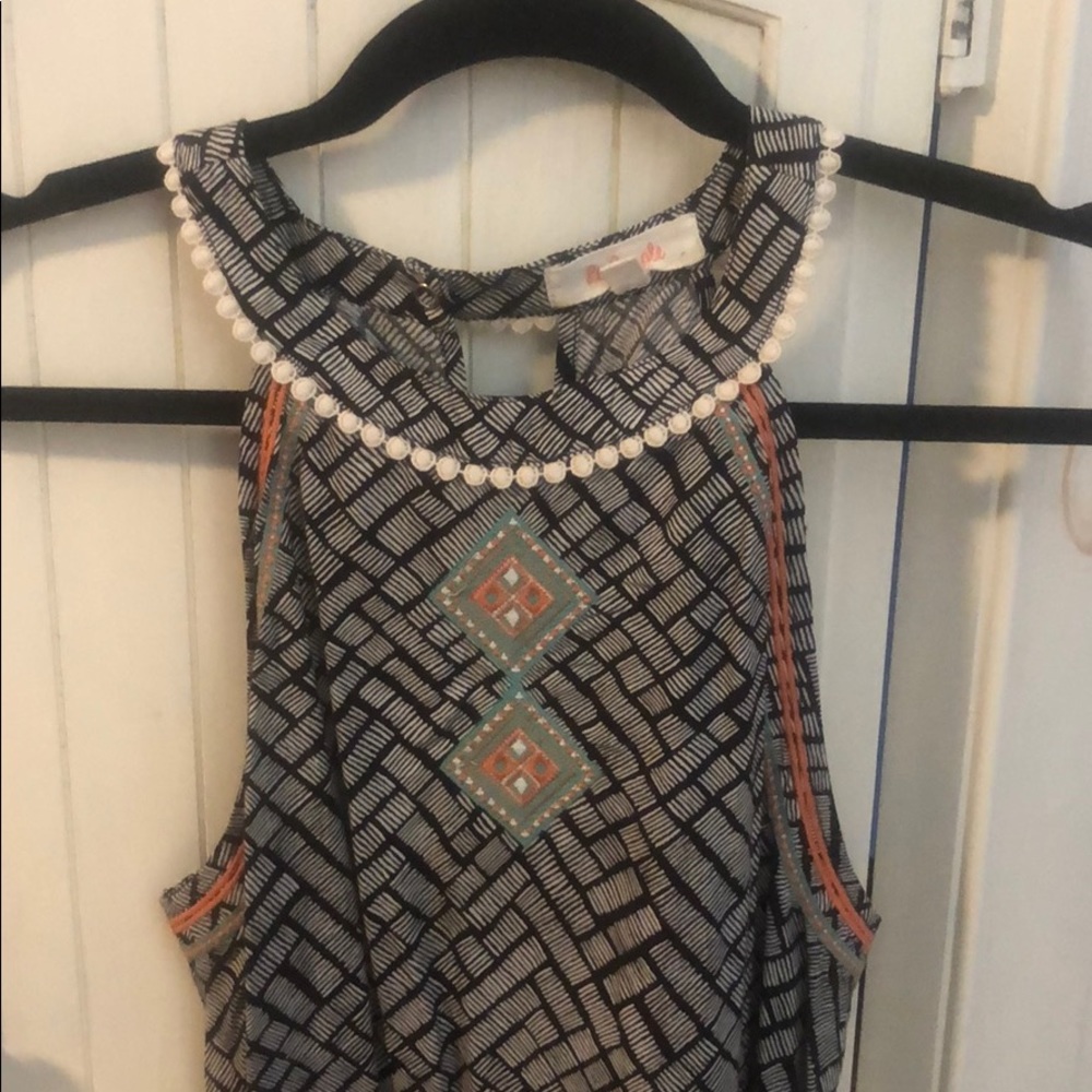 💫🎼 Cute boho style sleeveless shirt EUC! 🎼😍